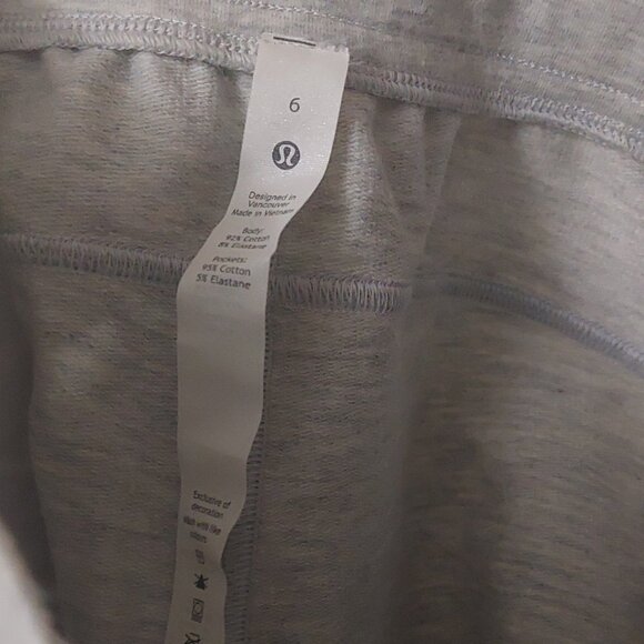 LULULEMON INNER GLOW SHORTS HEATHERED CORE ULTRA LIGHT GREY SIZE 6 - Picture 7 of 13